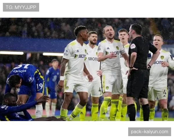 从争议判罚到历史性突破：利兹联老特拉福德胜利背后的故事